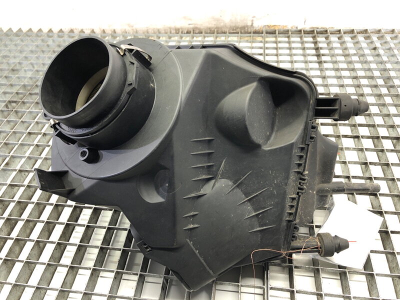 Kryt filtru vzduchu Audi A6 C6 (4F2) 2004 - 2011 4F0133835F