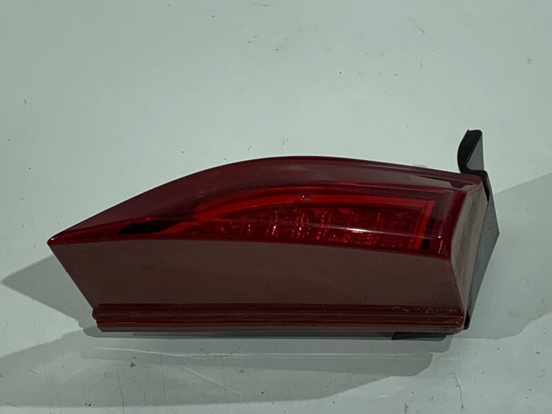 Světlo pravé zadní vnitřní Fiat Tipo Sedan (356_) 2015 - 2022 52195071