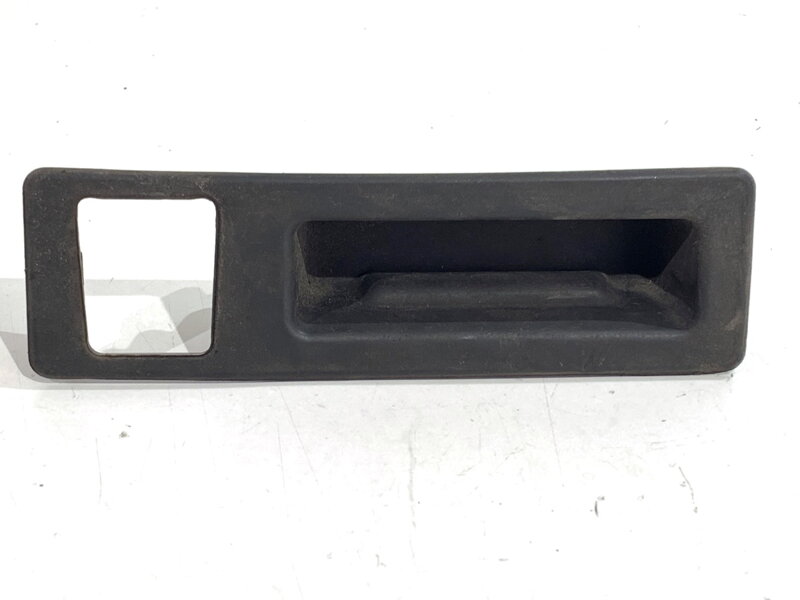 Klika víka kufru zadní BMW 3 (F30, F80) 2011 - 2018 9218549