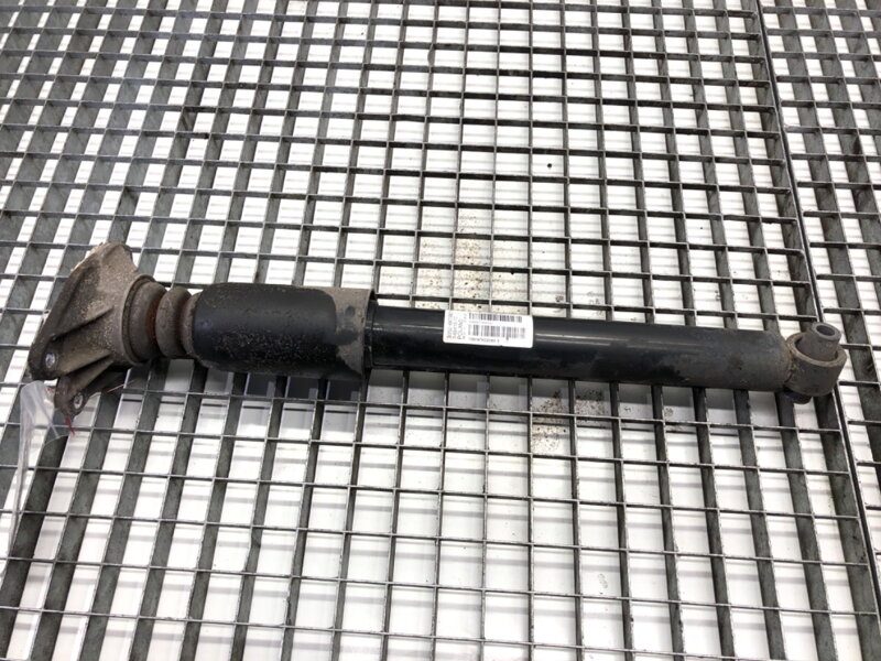 Tlumič pravý zadní BMW 3 (F30, F80) 2011 - 2018 6873807