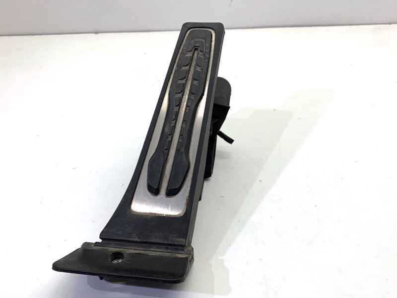 Plynový pedál BMW 2 Gran Coupe (F44) 2019 - 2022 6889820