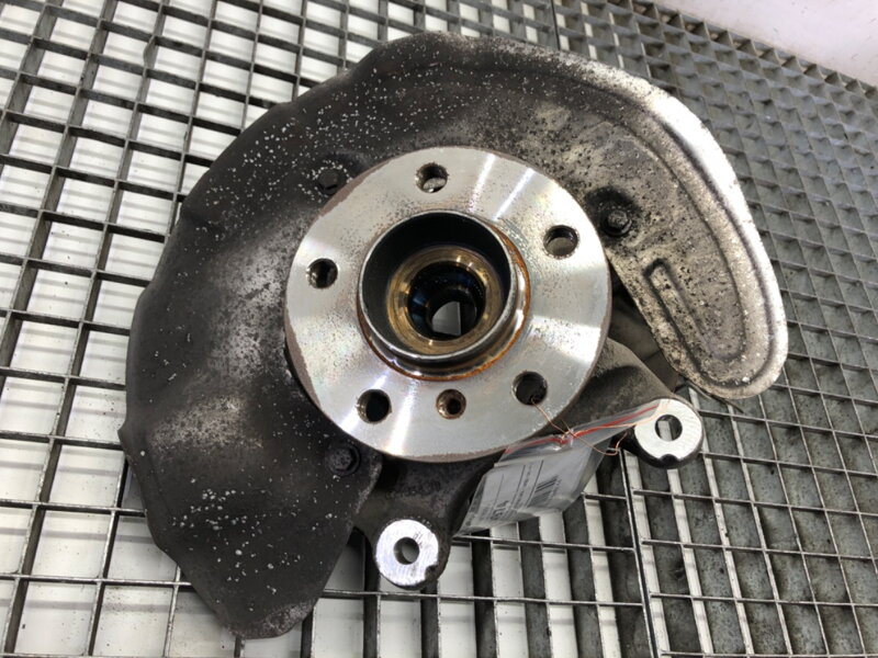 Otoč pravá přední BMW 2 Gran Coupe (F44) 2019 - 2022