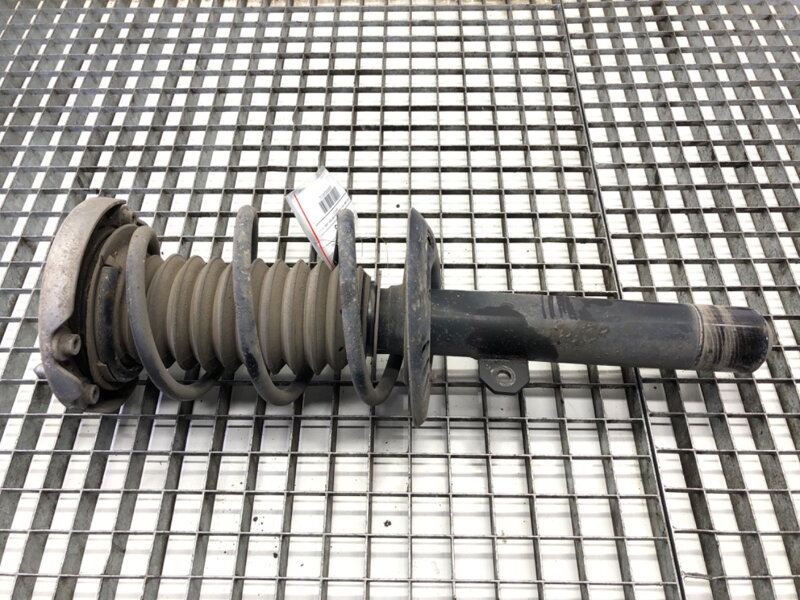 Tlumič pravý přední S pružinou BMW 2 Gran Coupe (F44) 2019 - 2022 6883878