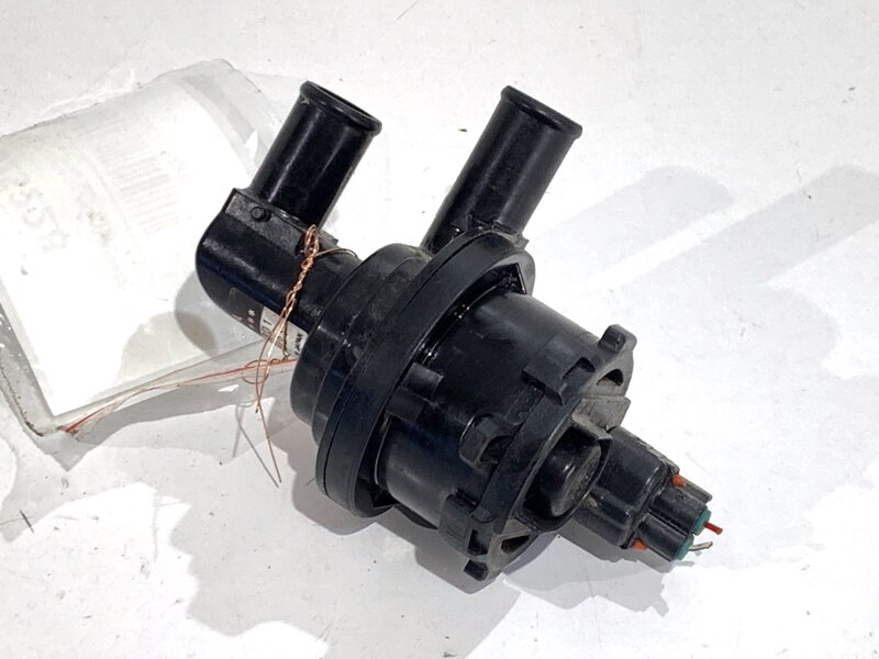 Přídavná vodní pumpa Toyota RAV 4 IV (_A4_) 2012 - 2022 064100-1301