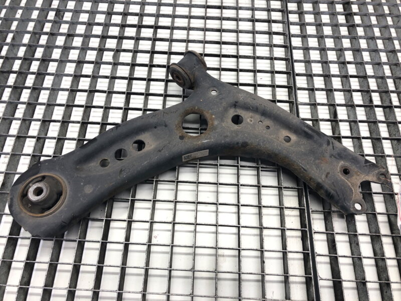 Rameno pravé přední VW Golf VII Variant (BA5, BV5) 2013 - 2022