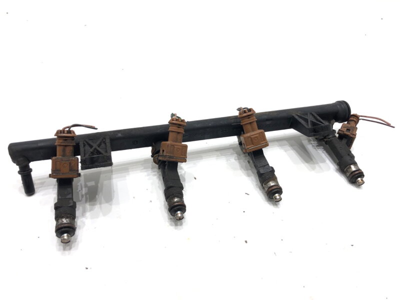 Vstřikovací rampa S wtryskami Dacia Dokker Express 2012 - 2022 8200227124