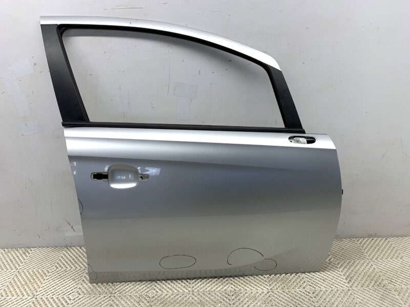 Dveře pravé přední Opel Corsa E (X15) 2014 - 2022 Z176
