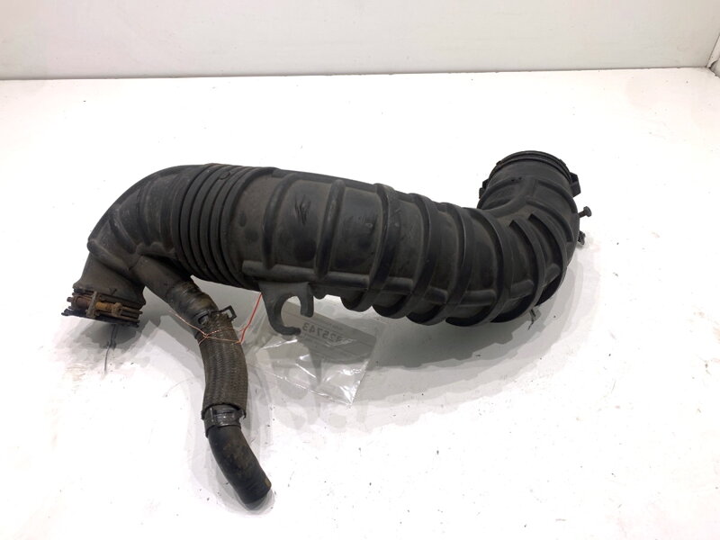 Vzduchové potrubí Hyundai I40 I (VF) 2012 - 2022 28140-3Z301