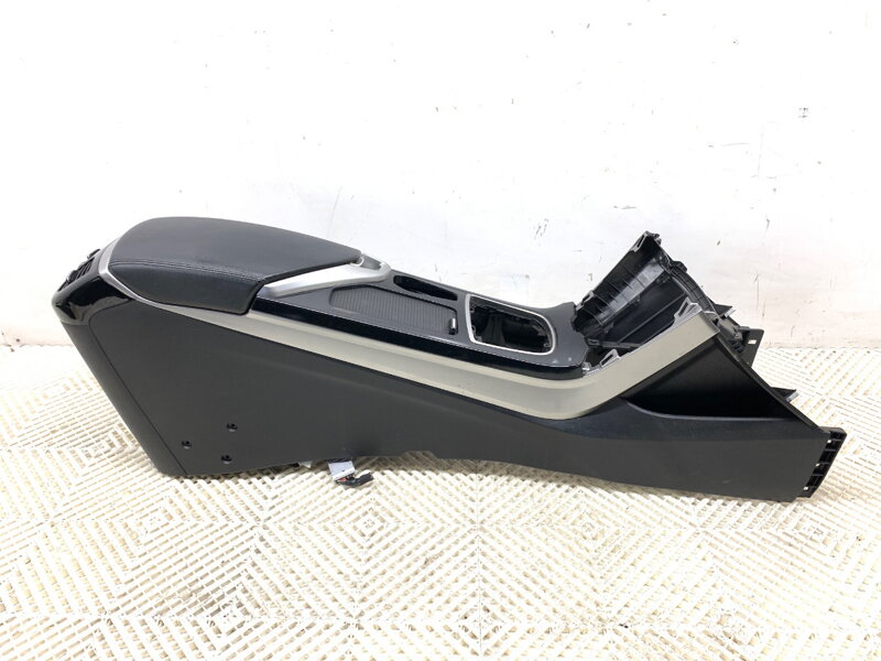 Loketní opěrka Hyundai I40 I (VF) 2012 - 2022