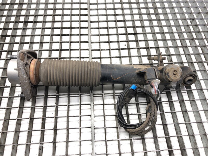 Tlumič levý zadní BMW X6 (F16, F86) 2014 - 2019 6875087