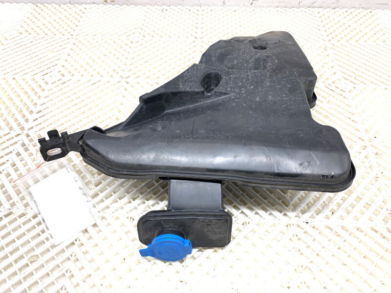 Nádobka ostřikovačů BMW 5 (G30, F90) 2016 - 2022 8071453