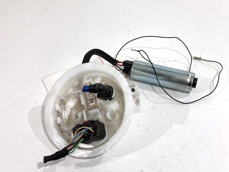 Palivové čerpadlo BMW 5 (G30, F90) 2016 - 2022 7856997