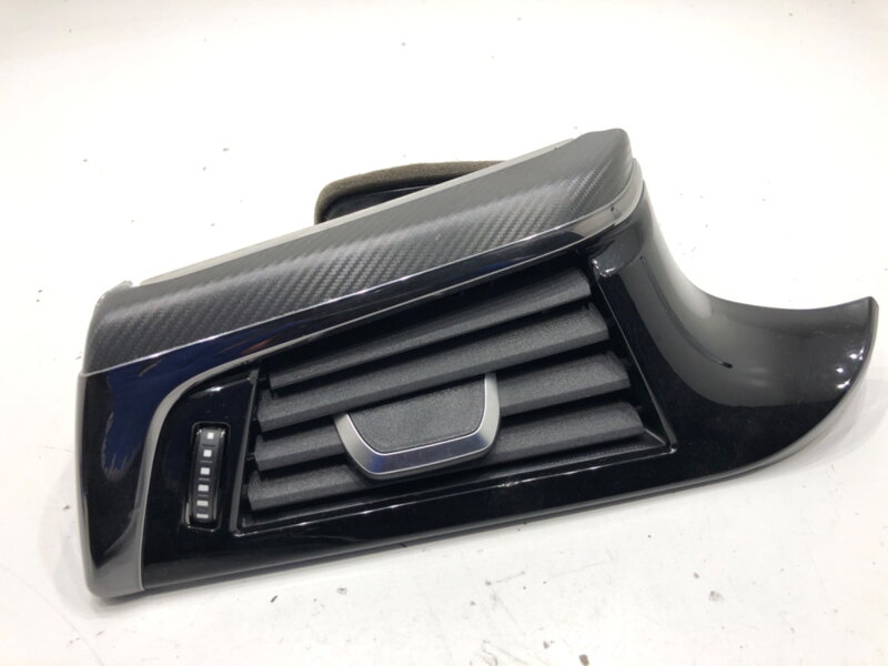 Mřížka ventilace levá přední BMW 5 (G30, F90) 2016 - 2022 9329545