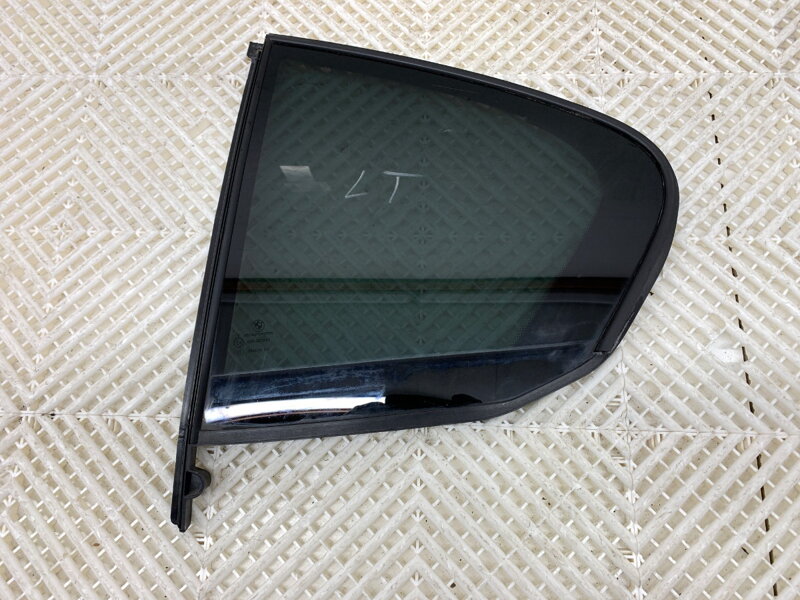 Okno levé zadní trójkątna BMW 5 (G30, F90) 2016 - 2022 7387455