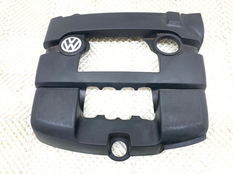 Víko / kryt motoru VW Golf V (1K1) 2003 - 2010 06A103925CH