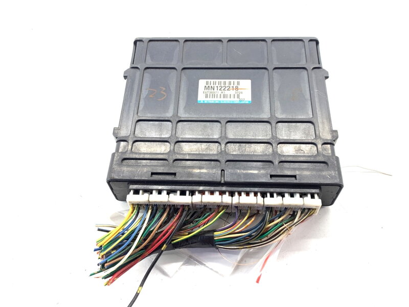 Řídicí jednotka motoru Mitsubishi Outlander I (CU_W) 2001 - 2008 MN122218