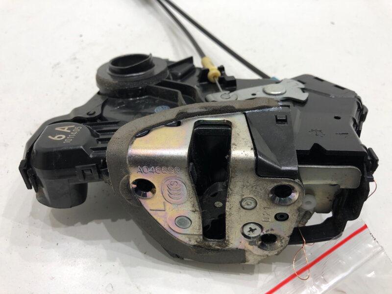 Zámek dveří levý přední Lexus CT (ZWA10_) 2010 - 2022