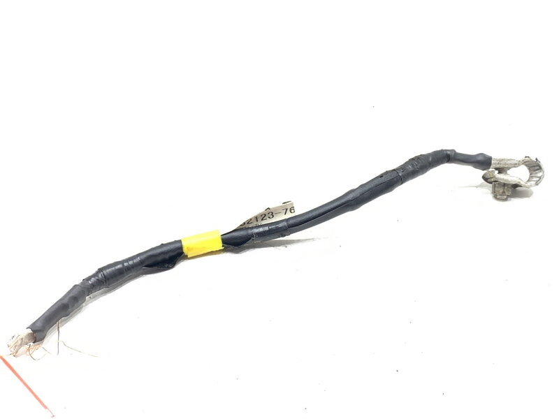 PÓL / svorka (BATERIE) mínus Lexus CT (ZWA10_) 2010 - 2022 82123-76010