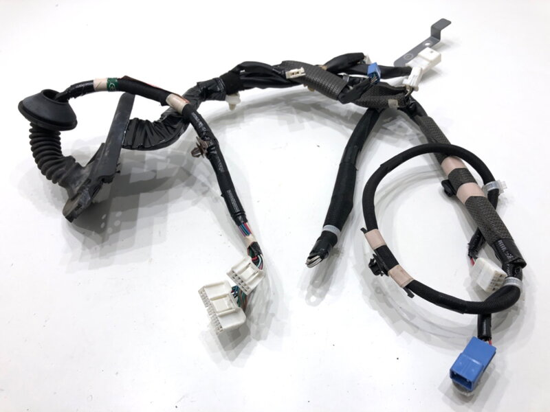 Kabeláž dveře přední pravá Lexus CT (ZWA10_) 2010 - 2022 82151-76200