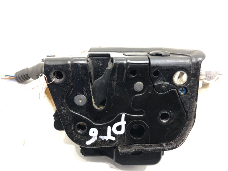 Zámek dveří pravý zadní Audi A6 C6 Avant (4F5) 2004 - 2011