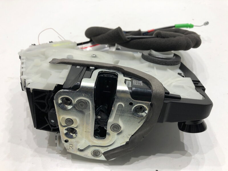 Zámek dveří pravý přední Lexus LBX (_AYH1_, _AYA1_) 2023 -