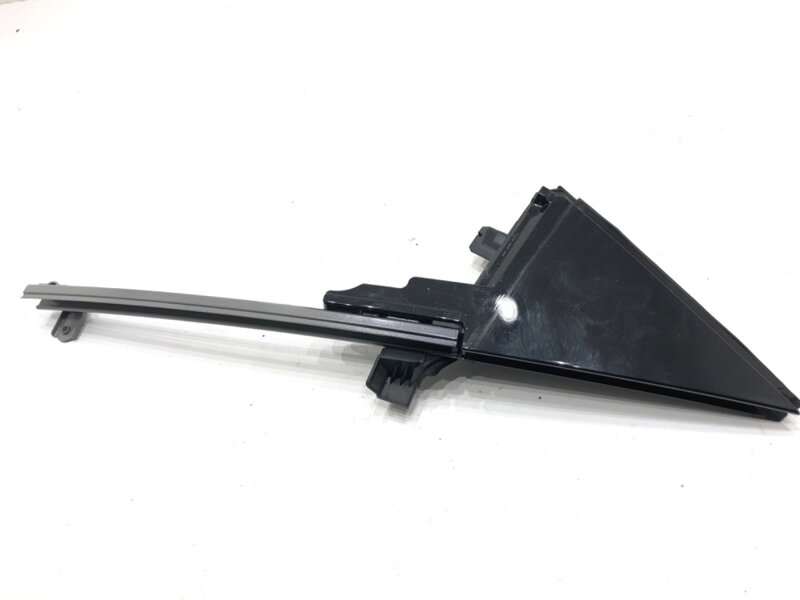 Vodící lišta okna dveře pravé zadní Lexus LBX (_AYH1_, _AYA1_) 2023 -