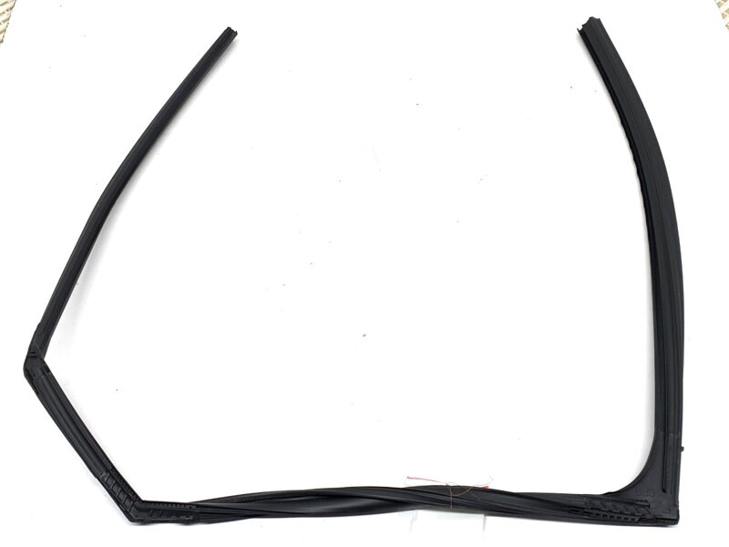 Těsnění okna dveře zadní pravé Lexus LBX (_AYH1_, _AYA1_) 2023 - 68142-52250