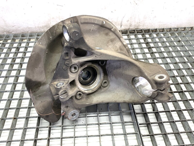 Otoč levá přední BMW X1 (F48) 2014 - 2022 6876645