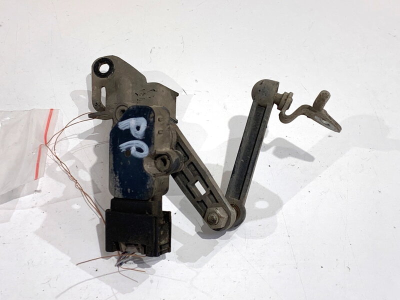 Čidlo náklonu xenon pravý přední BMW X1 (F48) 2014 - 2022 6870200