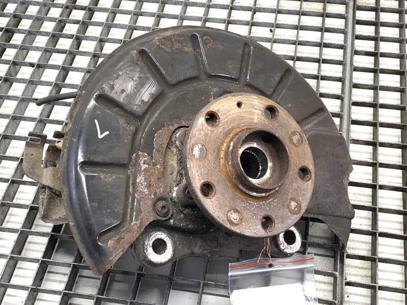 Otoč levá přední VW Passat B7 Variant (365) 2010 - 2015