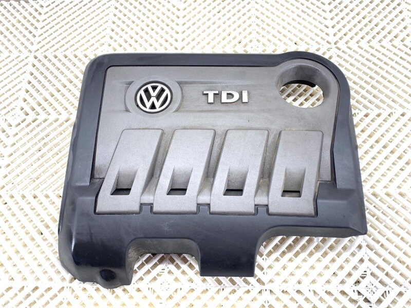 Víko / kryt motoru VW Passat B7 Variant (365) 2010 - 2015