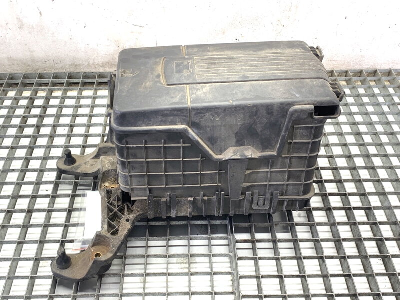 Základna akumulátoru VW Passat B7 Variant (365) 2010 - 2015 1K0915325B