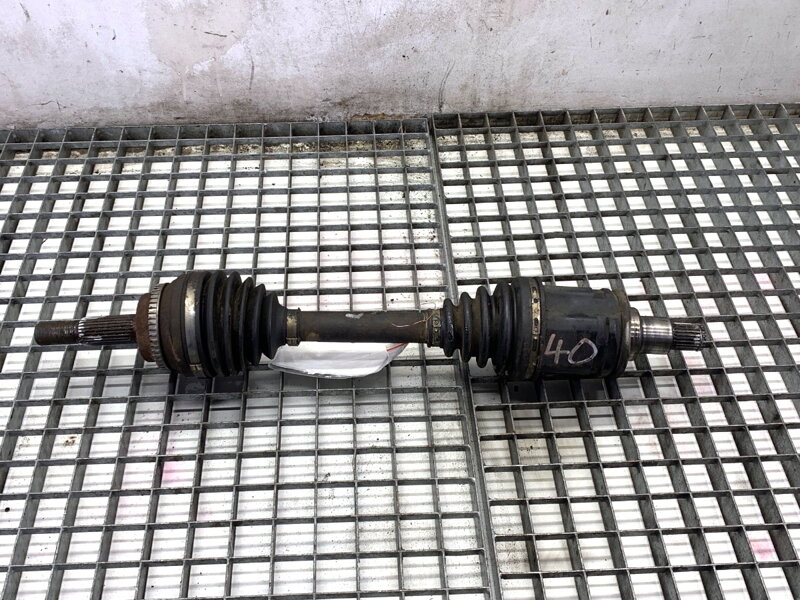 Poloosa levá přední Toyota RAV 4 II (_A2_) 2000 - 2005