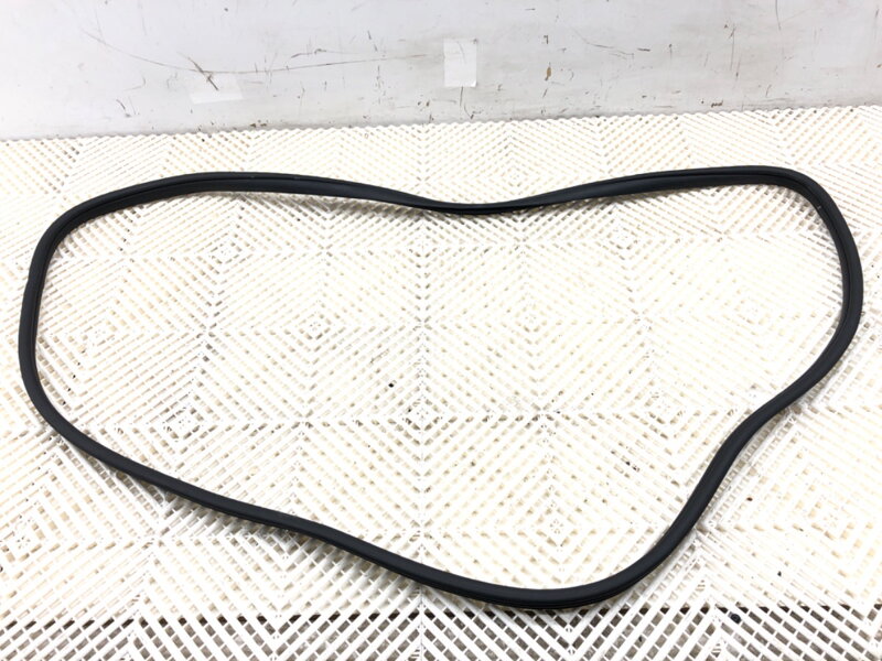 Těsnění dveří přední levé KIA Xceed (CD) 2019 - 2022