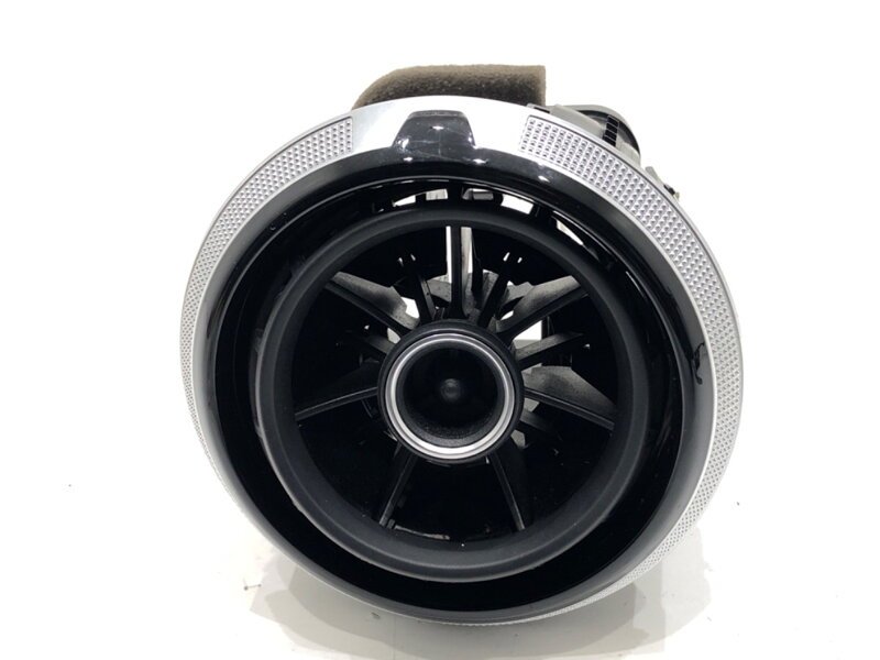 Mřížka ventilace pravá přední Audi A3 Limousine (8VS, 8VM) 2013 - 2022 8V0820901A