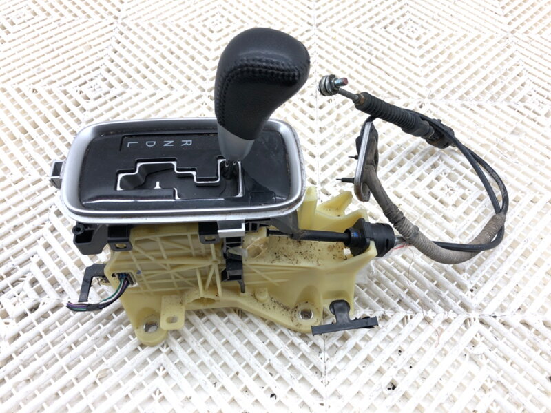 Řadicí páka volič převodovky Mitsubishi Outlander III (GG_W, GF_W, ZJ, ZL, ZK) 2010 - 2022 2400A377