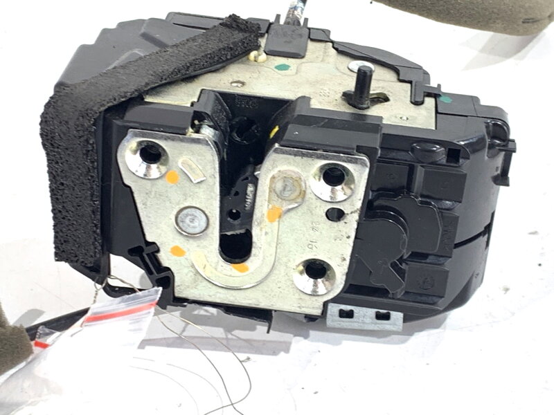 Zámek dveří levý zadní Nissan Pulsar Liftback (C13) 2012 - 2022