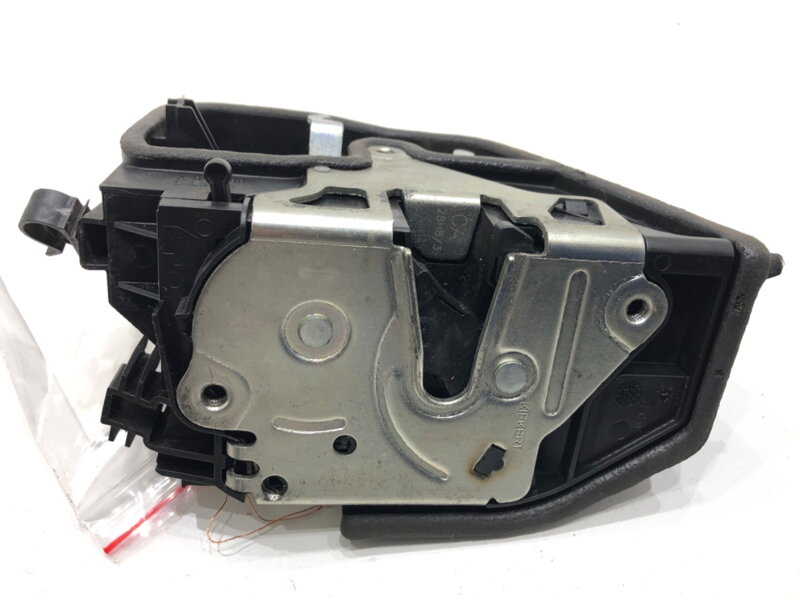 Zámek dveří pravý zadní BMW X6 (E71, E72) 2007 - 2014 7202148