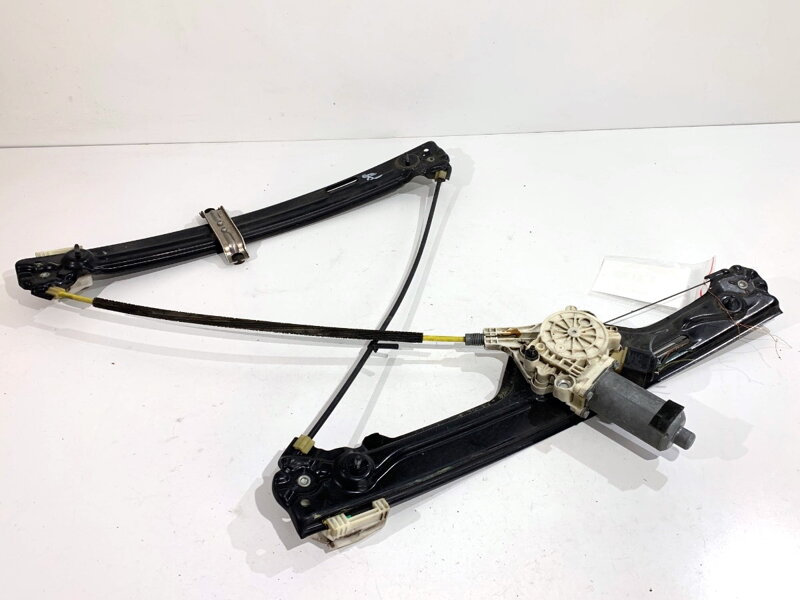 Stahovačka okna pravá přední BMW X6 (E71, E72) 2007 - 2014 7197302