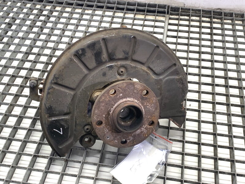 Otoč levá přední VW Caddy III (2KA, 2KH, 2CA, 2CH) 2004 - 2015