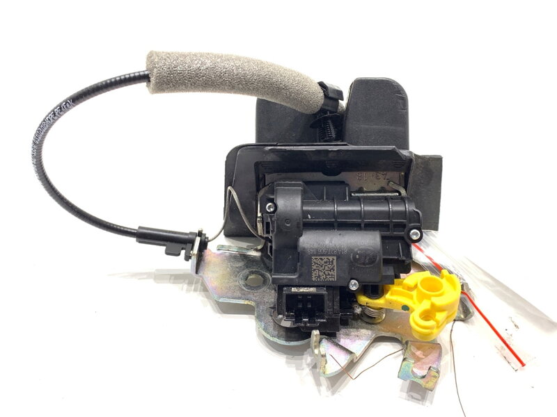 Zámek víka kufru zadní Audi Q8 (4MN) 2018 - 2022 81A827506