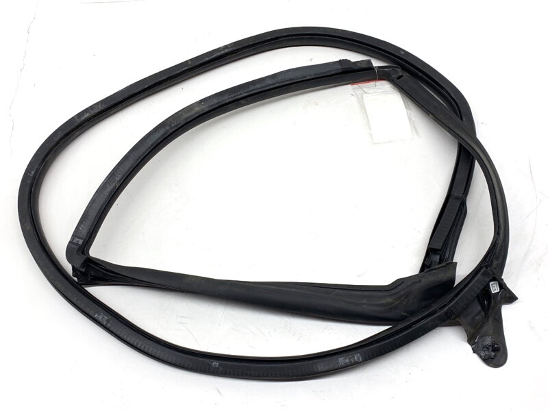 Těsnění dveří zadní pravé Audi Q8 (4MN) 2018 - 2022