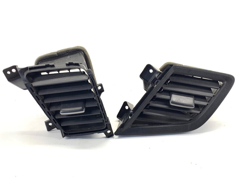 Mřížka ventilace přední Honda Civic IX Sedan (FB) 2011 - 2022