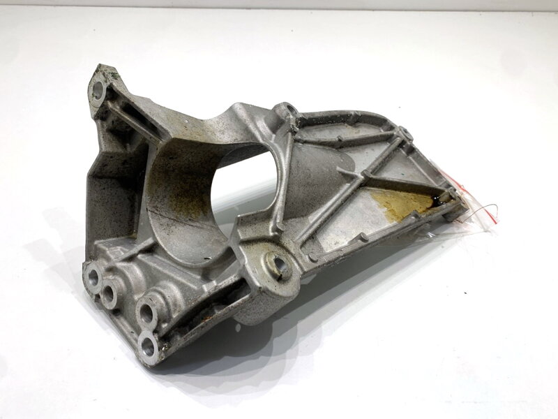 Držák motoru Volvo S90 II (234) 2016 - 2022