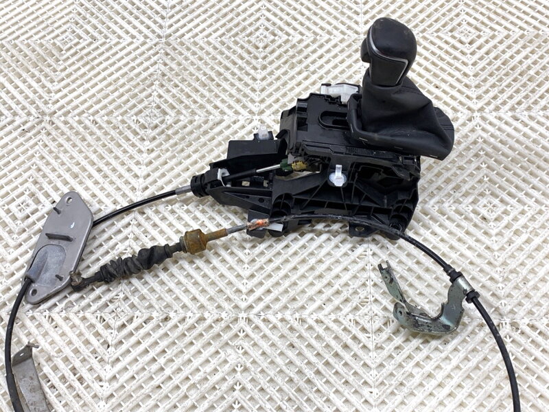 Řadicí páka volič převodovky Toyota Corolla Sedan (_E21_) 2019 - 2022 75G900-LHD