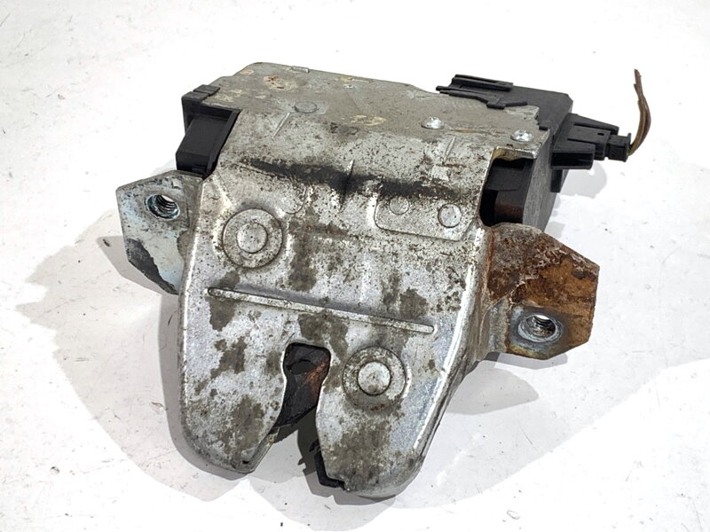 Zámek víka kufru zadní Mercedes-benz Class C Coupe (CL203) 2001 - 2011 A2037400235