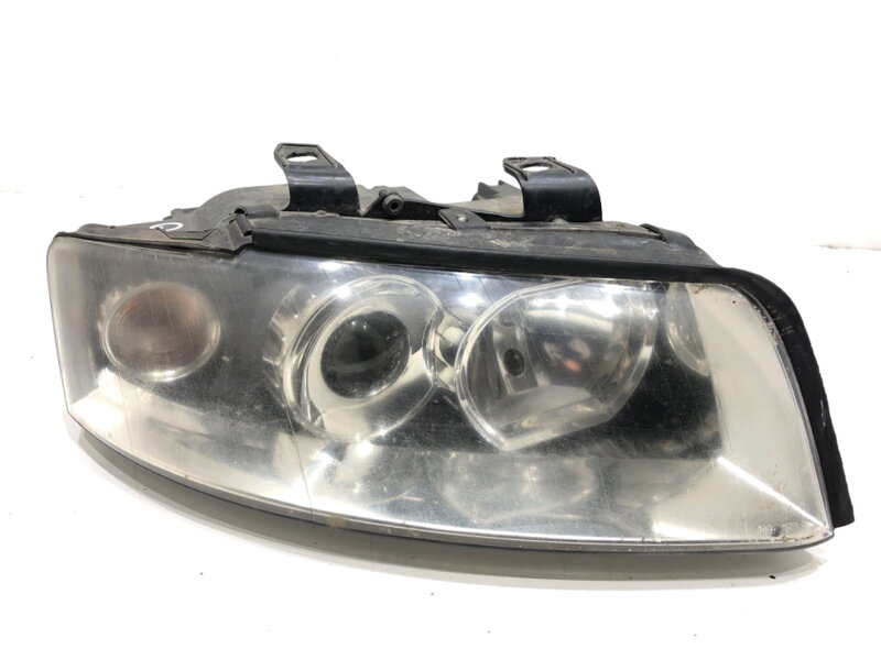 Světlo pravé přední Audi A4 B6 (8E2) 2000 - 2005