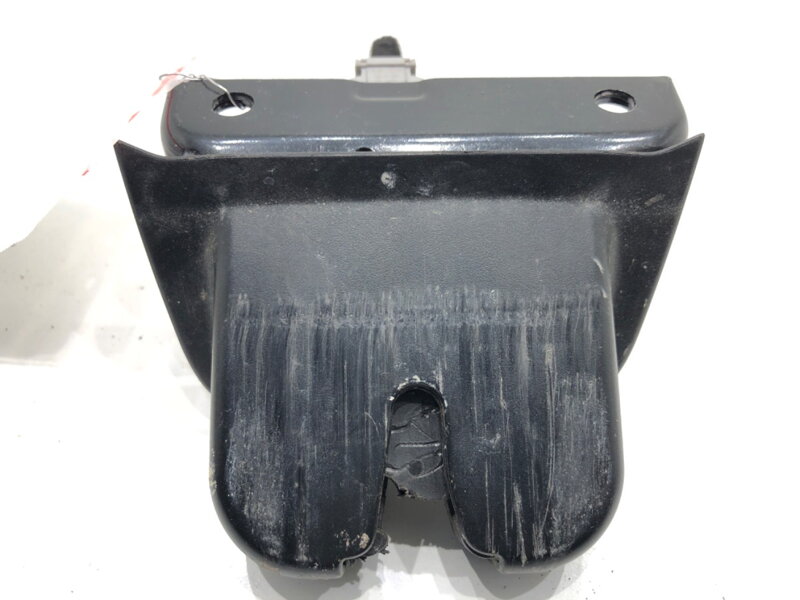 Zámek víka kufru zadní Audi A4 B6 Avant (8E5) 2000 - 2005 8E9827520