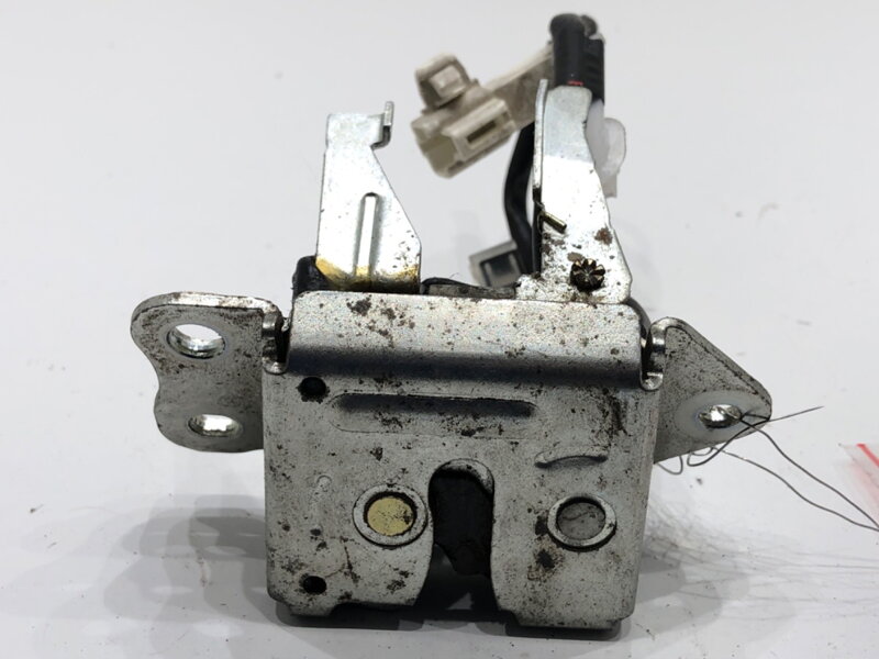 Zámek víka kufru zadní Toyota Yaris (_P1_) 1999 - 2005