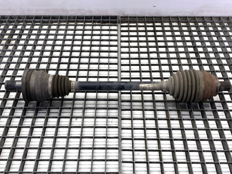 Poloosa pravá zadní VW Arteon (3H7, 3H8) 2017 - 2022 5NA501204A